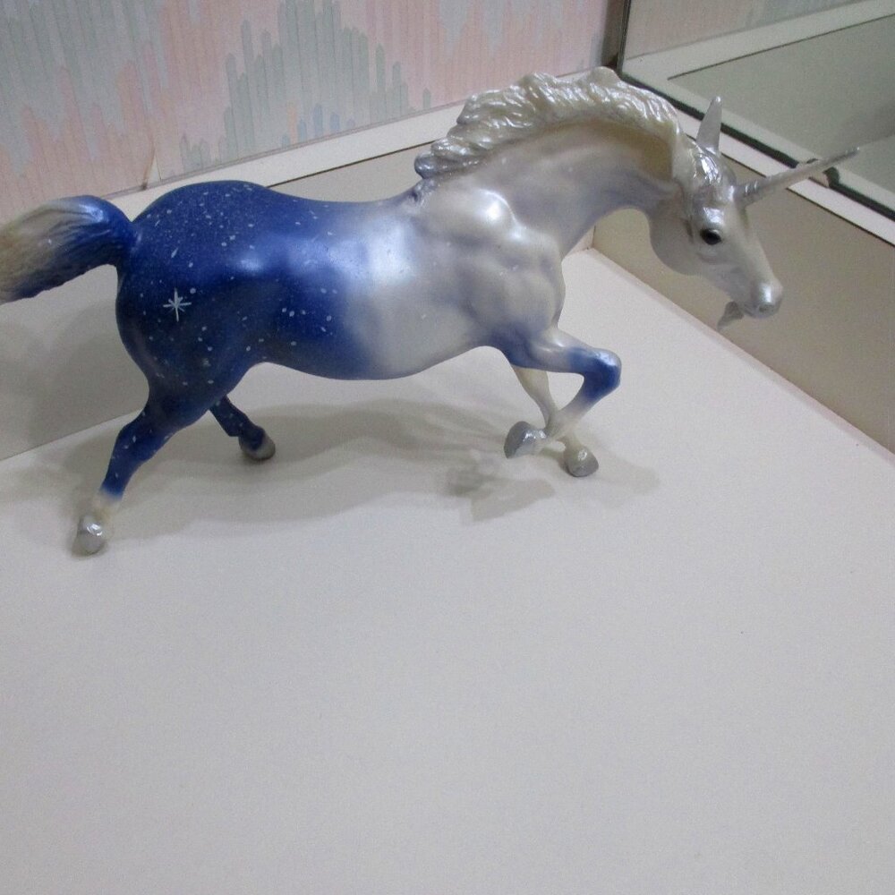 Retired Breyer Horse #1146 Stardust Pearl Blue Unicorn Running Stallion Fantasy